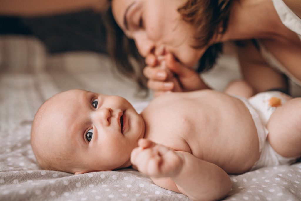 Mamá koali con su bebé